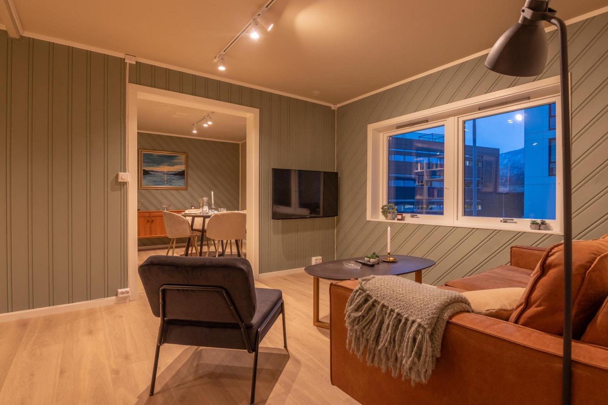 Cozy And Spacious Apartment In City Centre Tromso Ngoại thất bức ảnh