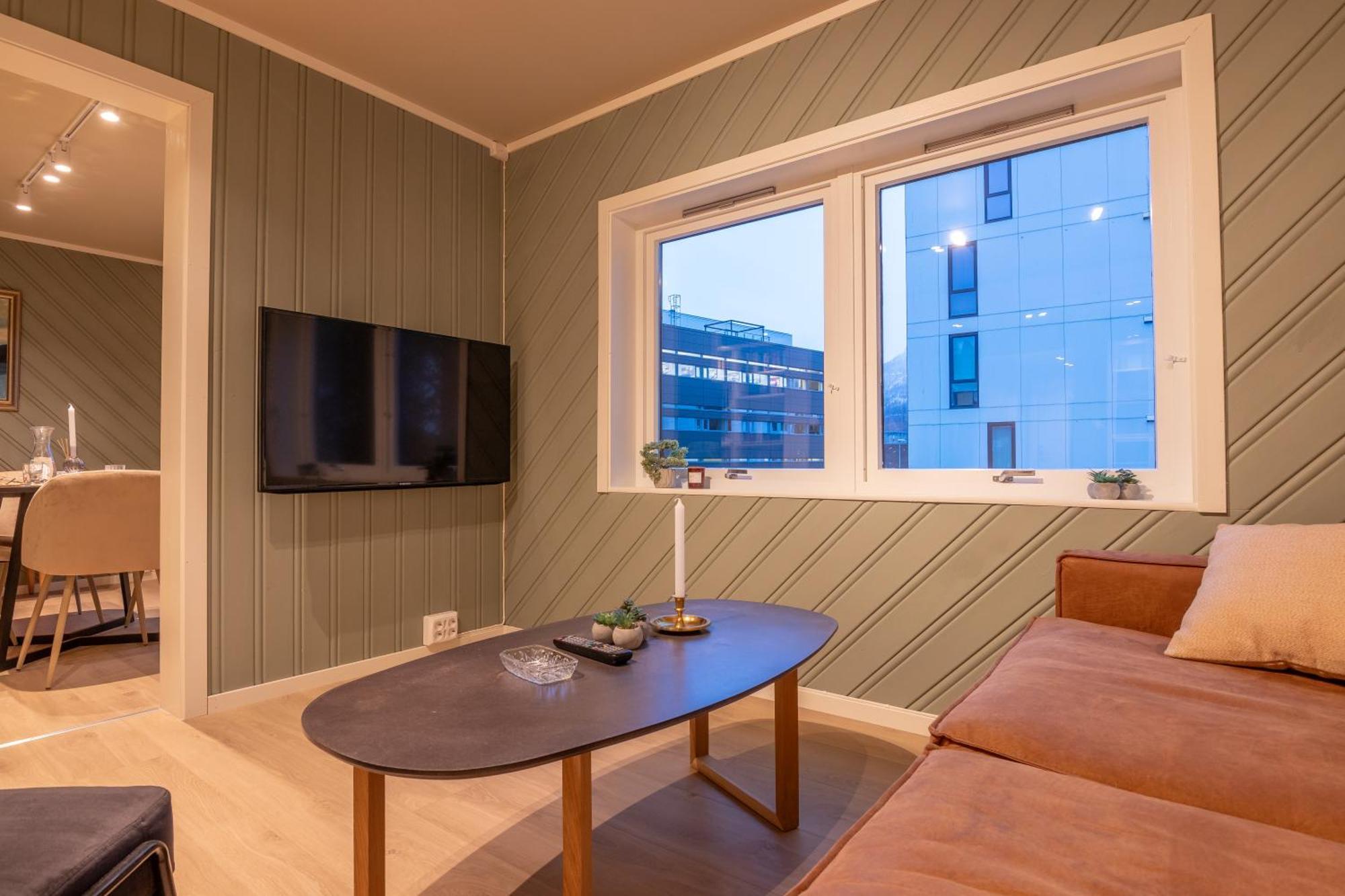 Cozy And Spacious Apartment In City Centre Tromso Ngoại thất bức ảnh