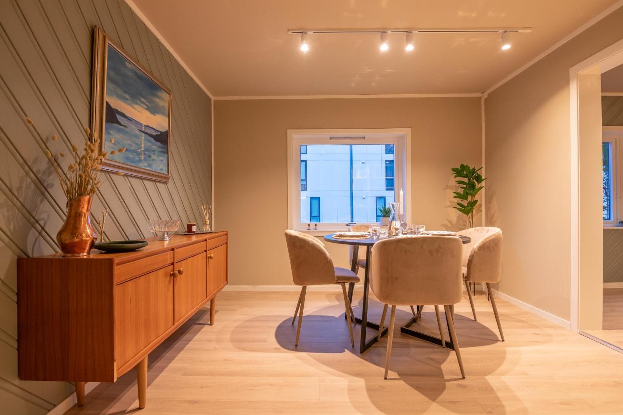 Cozy And Spacious Apartment In City Centre Tromso Ngoại thất bức ảnh